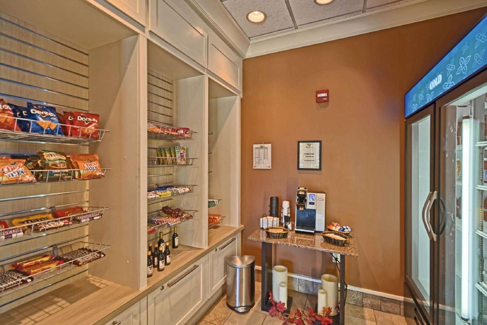 Hilton Garden Inn By Hilton Mount Laurel Exteriör bild