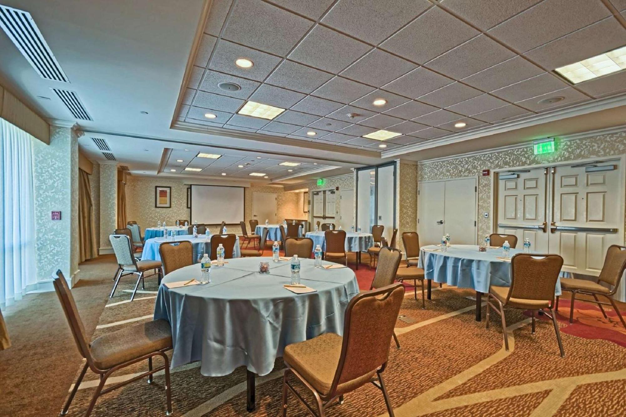 Hilton Garden Inn By Hilton Mount Laurel Exteriör bild