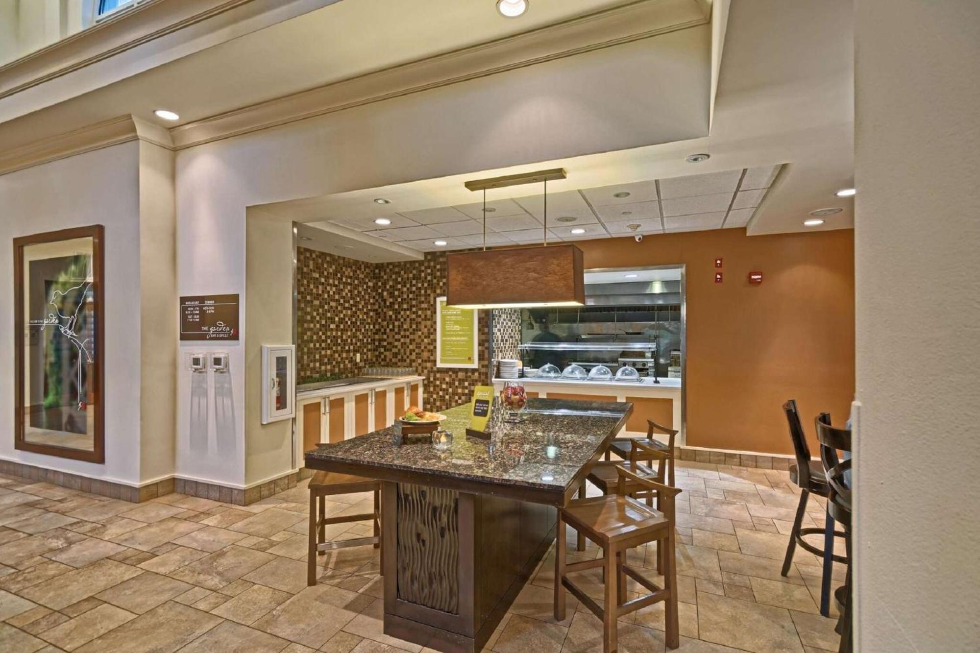 Hilton Garden Inn By Hilton Mount Laurel Exteriör bild